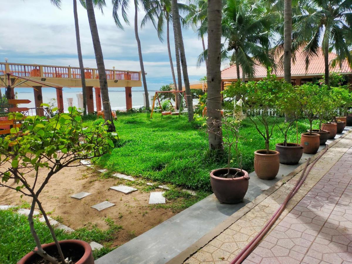Hon Rom Central Beach Resort Mũi Né Extérieur photo